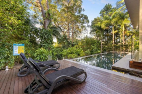 Teal Private Family Oasis, Buderim